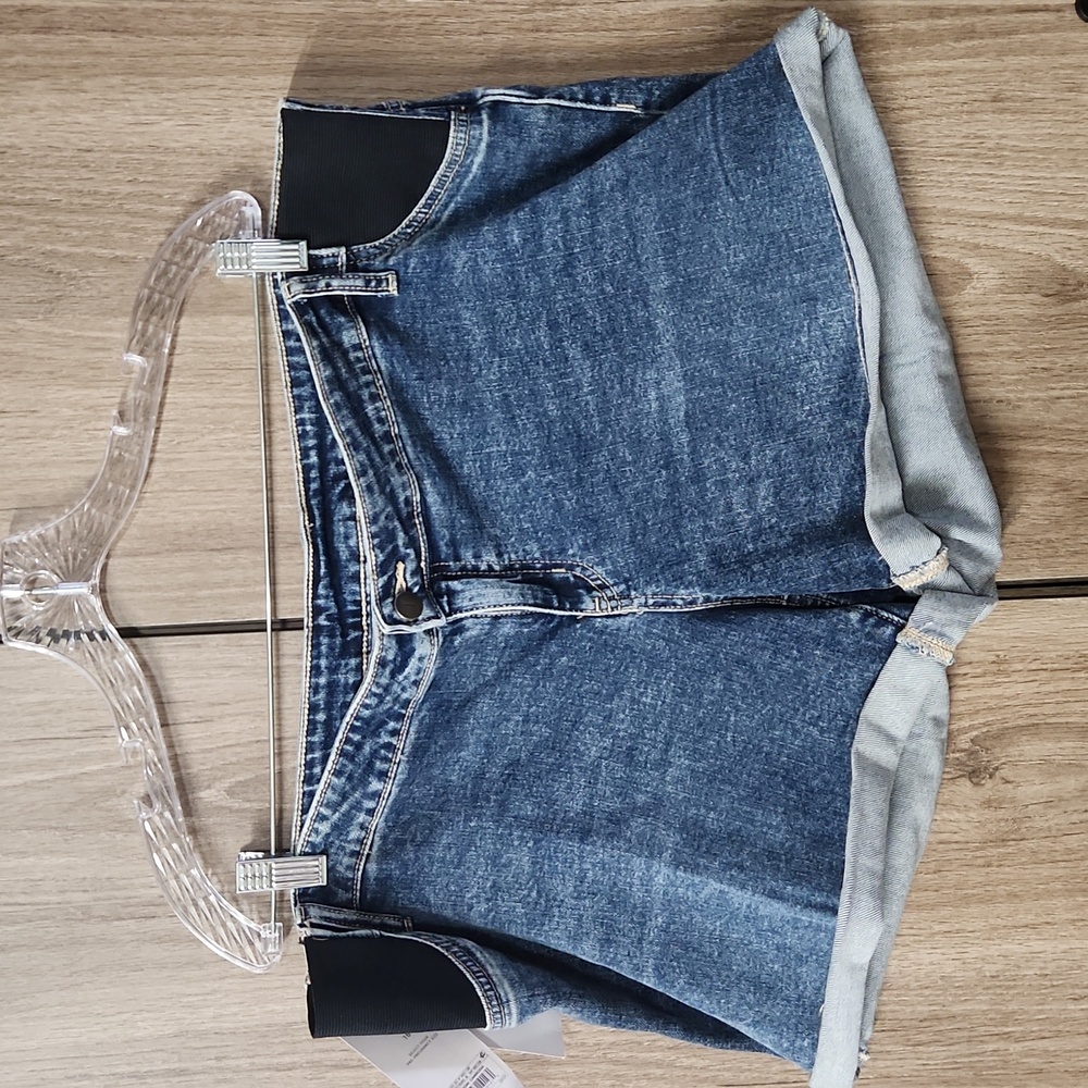 Ingrid & Isabel Blue Jean Shorts Size 16